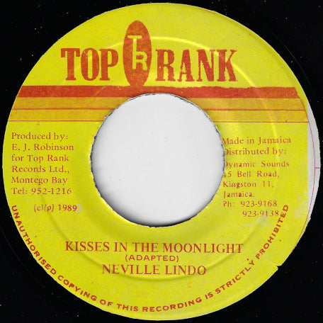 Kisses In The Moonlight / Ver