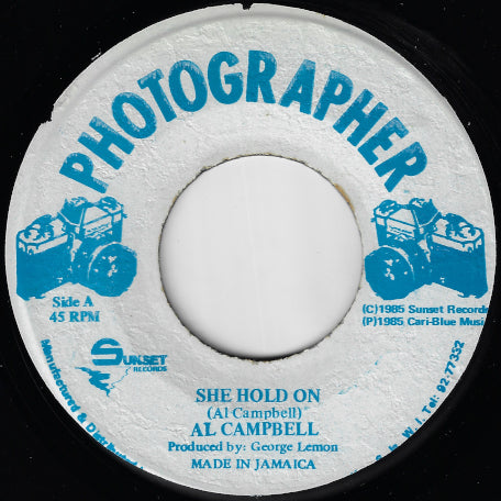 She Hold On / Ver